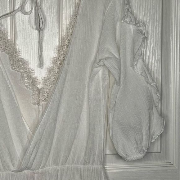 Victoria's Secret White Jumpsuit with Elegant Design - Picture 11 of 11